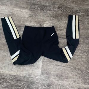 Black and Gold Nike Workout leggings!